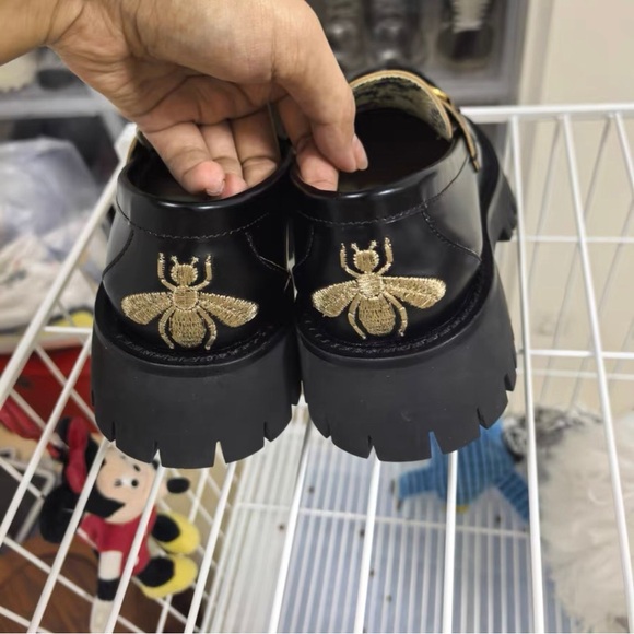 Gucci Black Platform Shoes with Gold Bee Embroidery - Picture 1 of 5